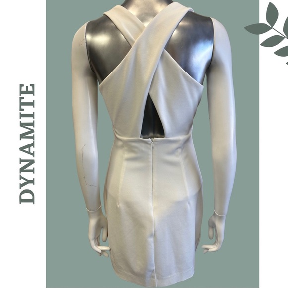 🛍️3/$40 Dynamite White Sleeveless Criss Cross Back Detail V Neck Size Small - Picture 2 of 7